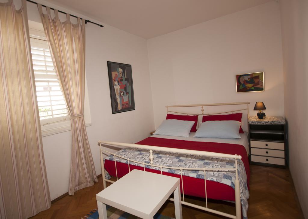 Apartments Barka Tučepi Rom bilde