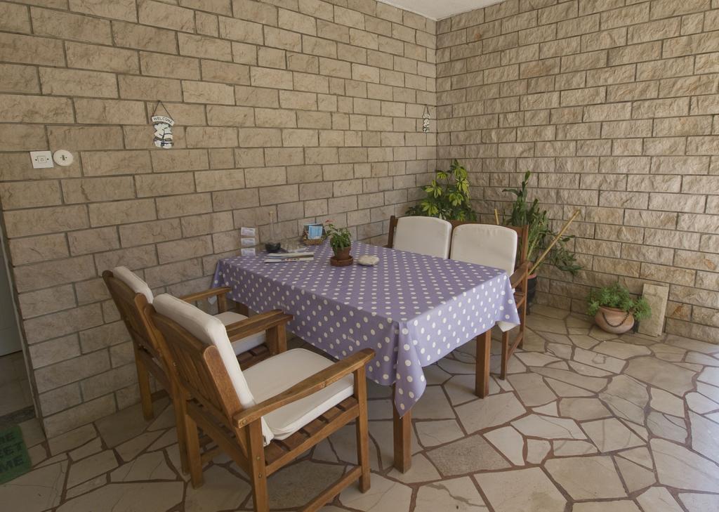 Apartments Barka Tučepi Rom bilde